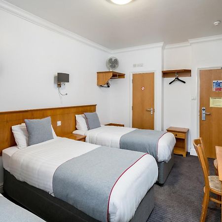 Hotel Oyo Townhouse New England, London Victoria Exterior foto