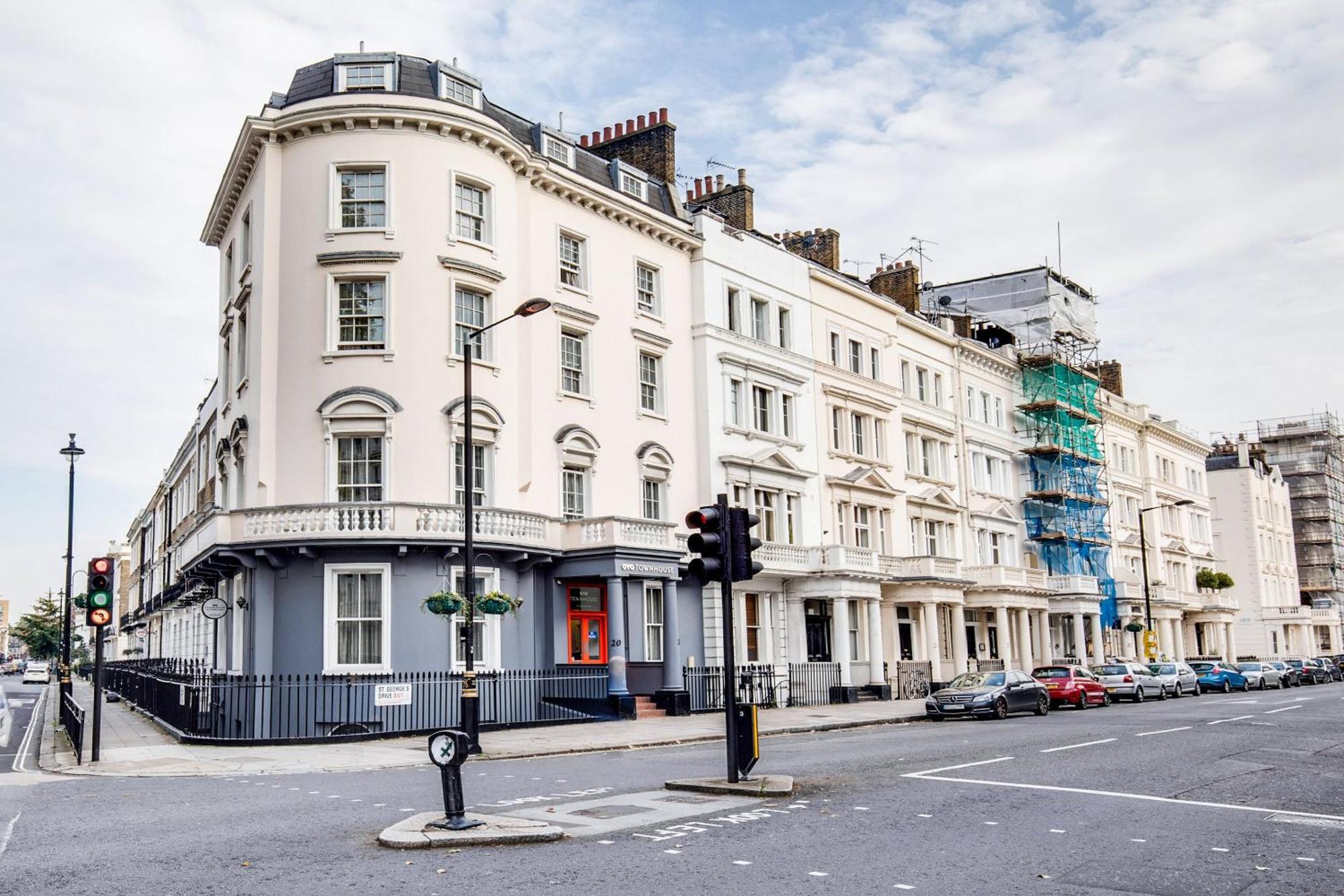 Hotel Oyo Townhouse New England, London Victoria Exterior foto