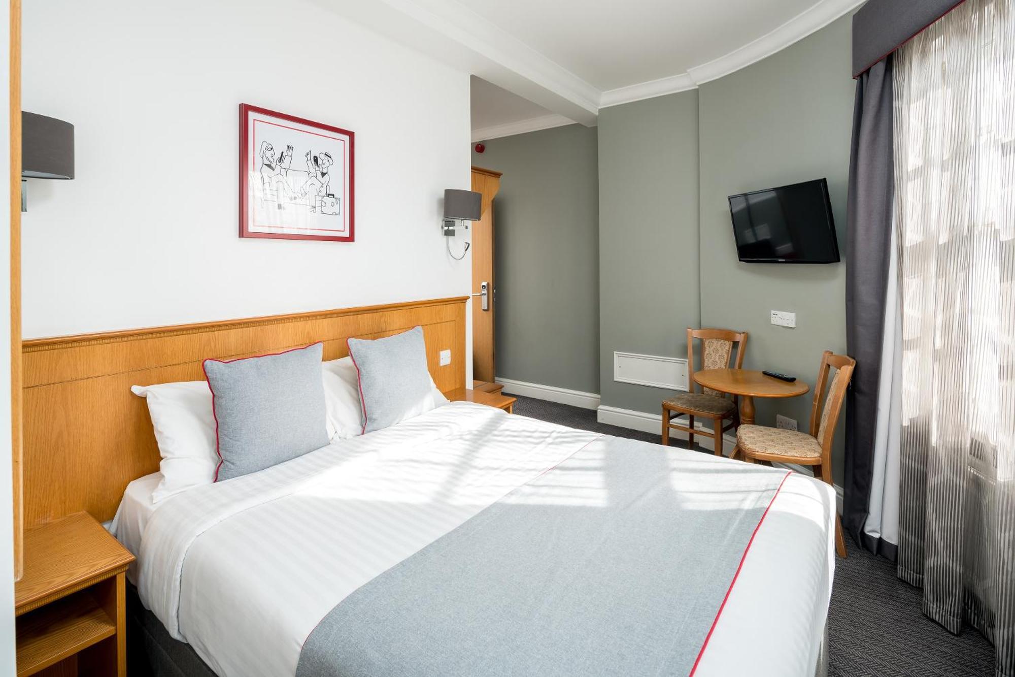 Hotel Oyo Townhouse New England, London Victoria Exterior foto